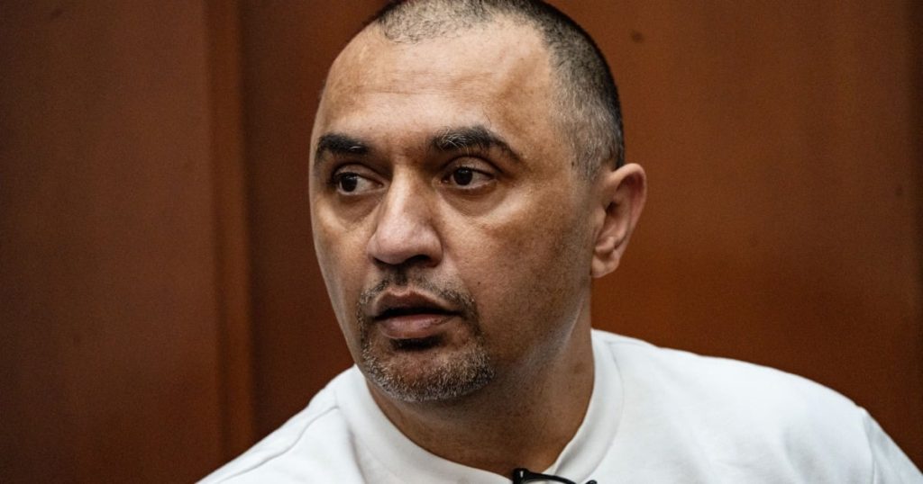 Modack dit que le tribunal qu'il a comploté pour prouver que Vearey et Kinnear étaient corrompus