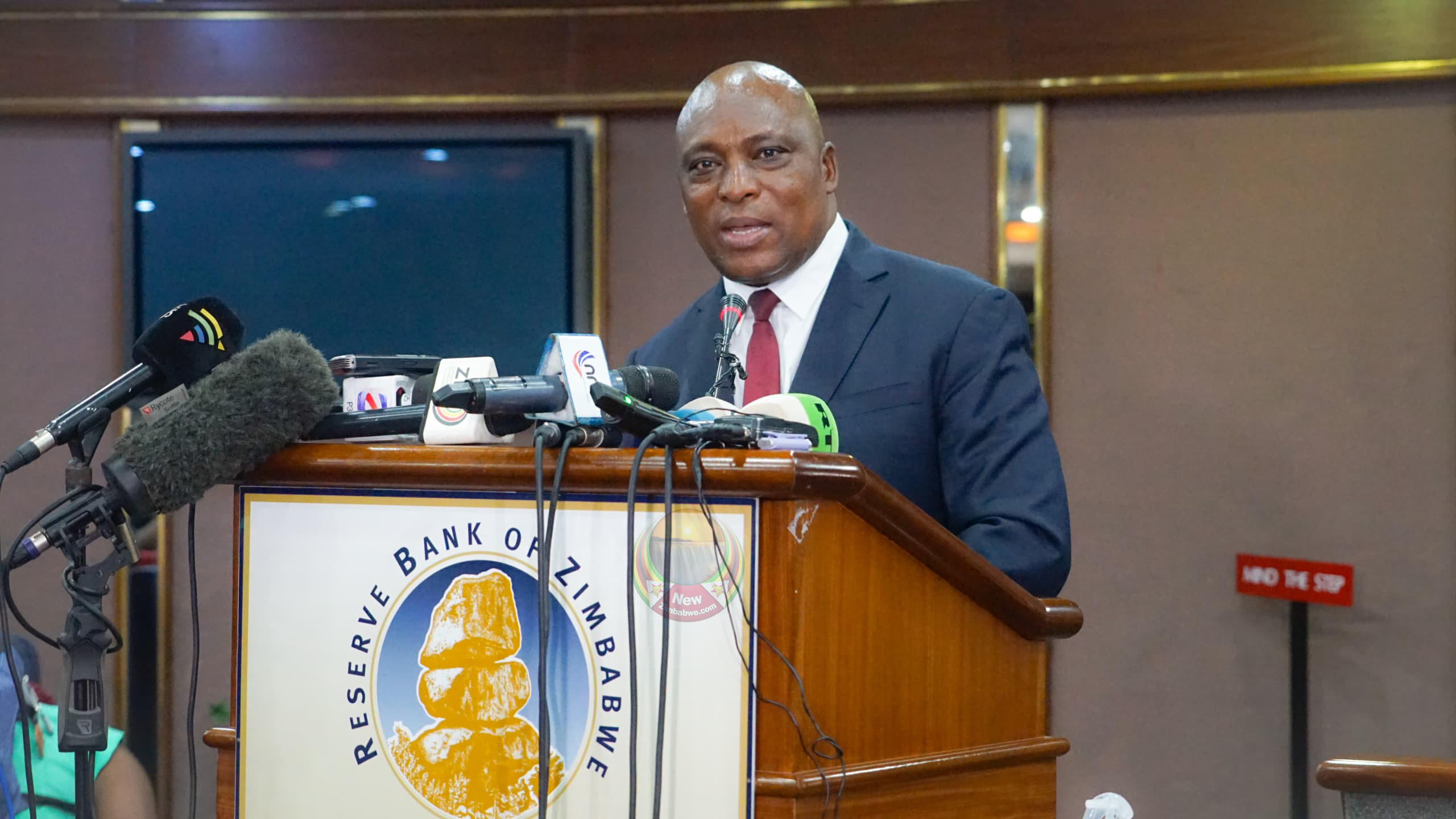 Stop FIU’s enforcement of US$ exchange rate – CZI tells RBZ