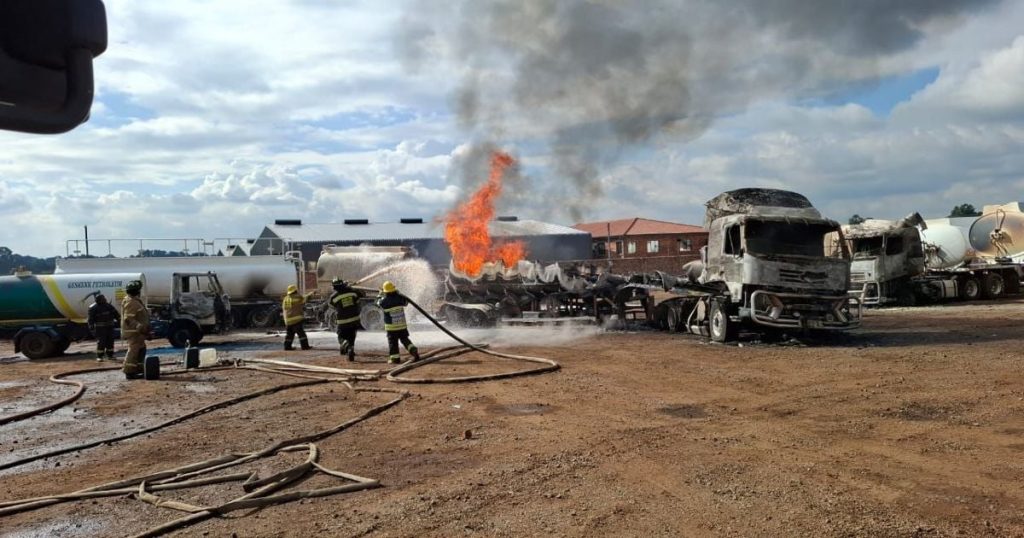 Benoni Etrol Tanker Fire éteint