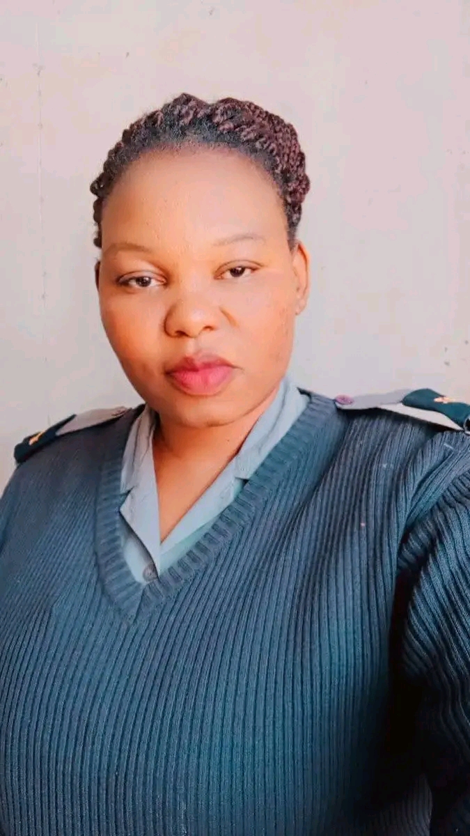 Police detective killed in shootout while pursuing armed robbers