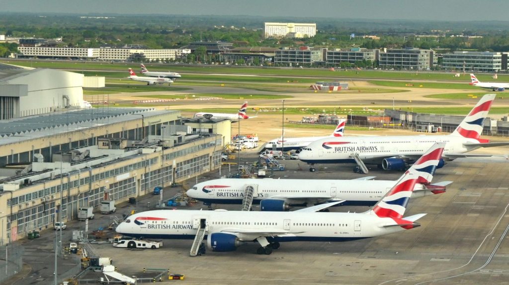 London’s Heathrow airport shuts after fire causes power outage