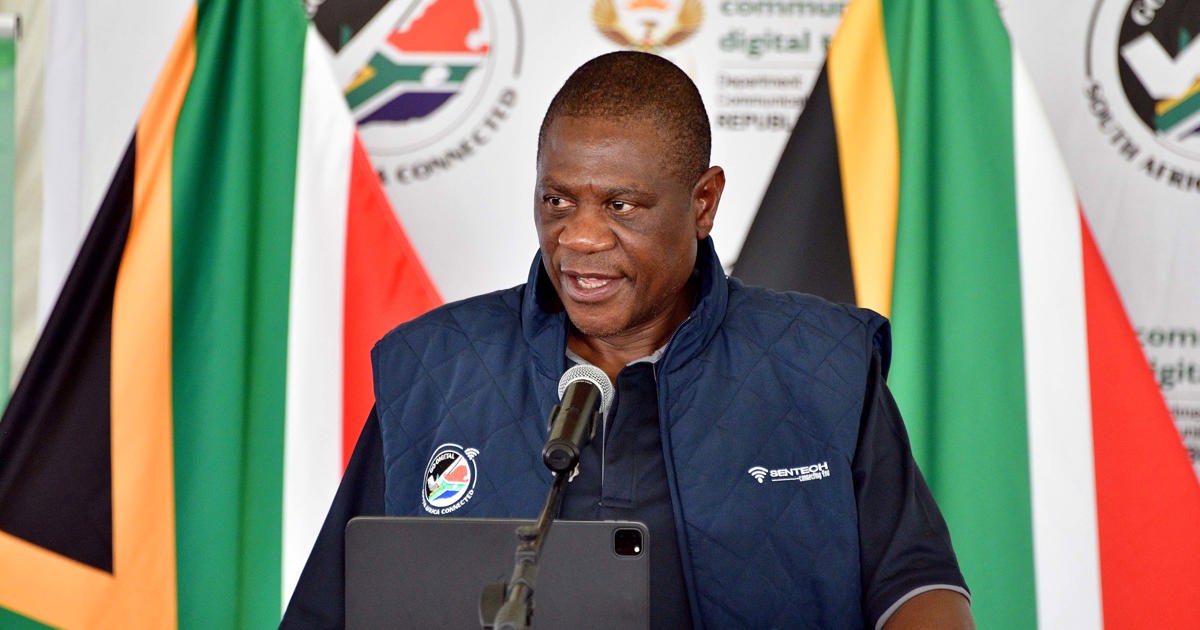 Mashatile veut que tous les SANS embrassent la responsabilité individuelle dans la formation de l'avenir de la nation