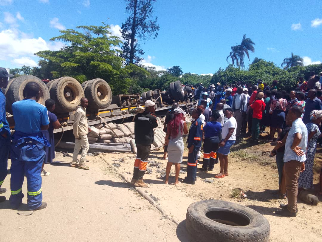 Four dead at Christmas Pass as haulage truck rams into cars, pedestrians 