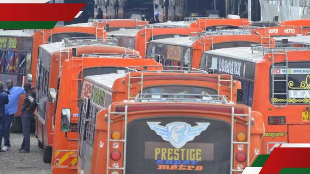 Super Metro Matatu en accident avec Range Rover: "Montage du pilote Hakua"