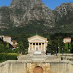 UCT identifie Afrikaaps, Khoekhoegowab, n | uu comme langues pour le développement