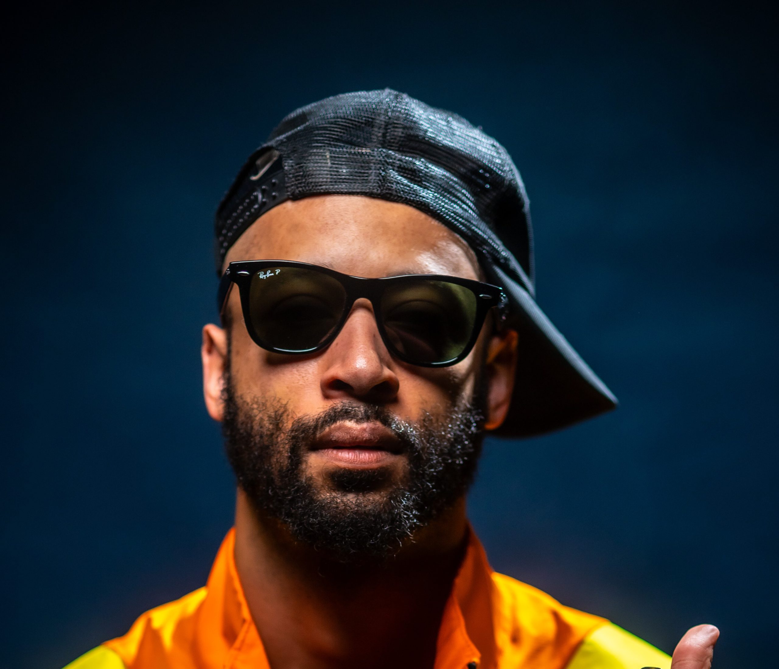 `` Uzuyi Bheke '' d'Illrow sert d'avertissement et d'espoir