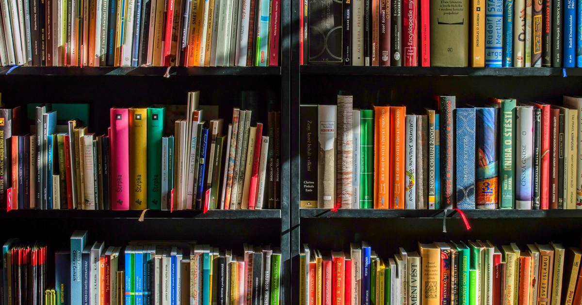 WC Affaires culturelles Mec Ricardo Mackenzie appelle les citoyens à continuer à utiliser les bibliothèques locales