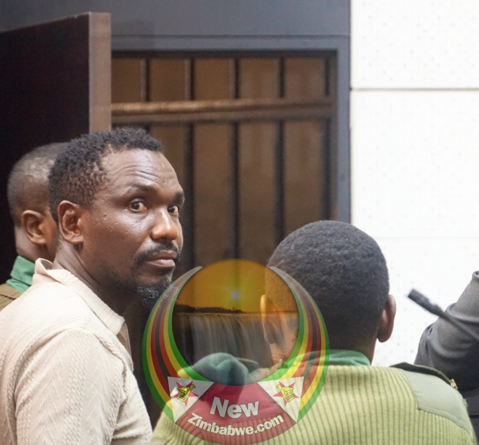 Jailed AMH journalist sues Justice and Information ministers