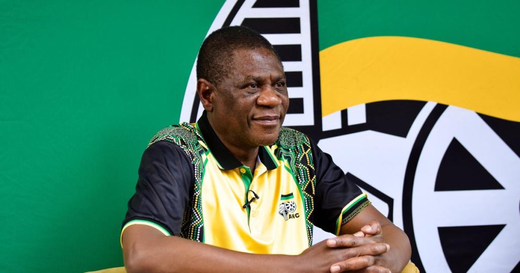 Mashatile préoccupé par les tarifs américains, affirme que les consommateurs sont susceptibles d'être punis pour les guerres commerciales mondiales