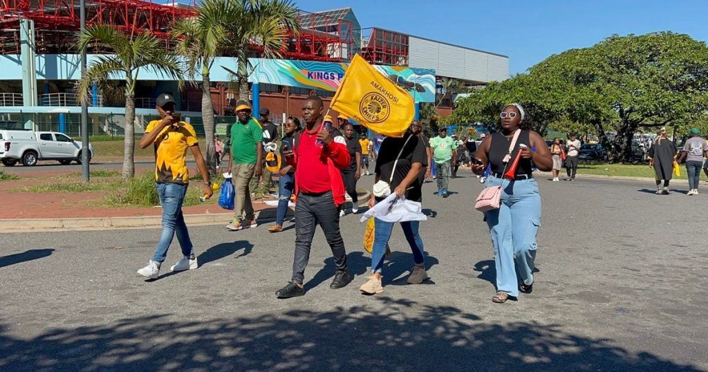 Déploiement de la police lourde au stade Moses Mabhida avant le match final de la Coupe Nedbank