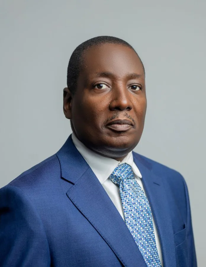 Banque de vente au détail et commerce de la direction chez Prudential Bank Ebow Quayson