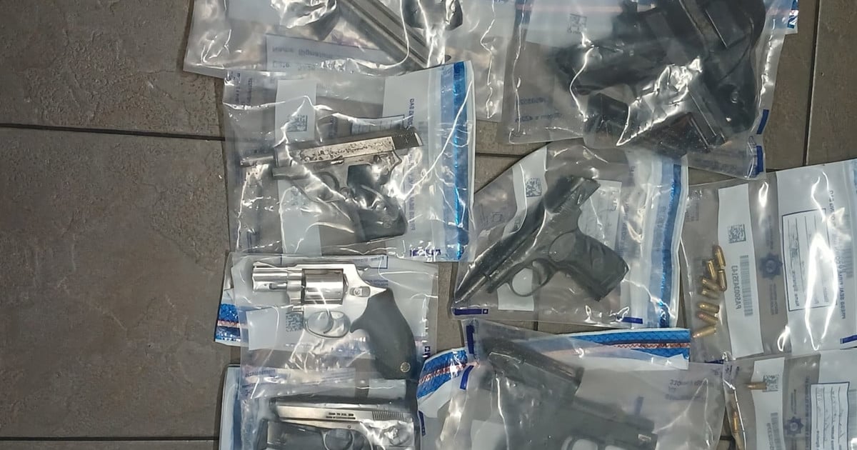 La police de la TDM récupére 7 armes à feu illégales, arrête 3 personnes au cimetière de Maitland