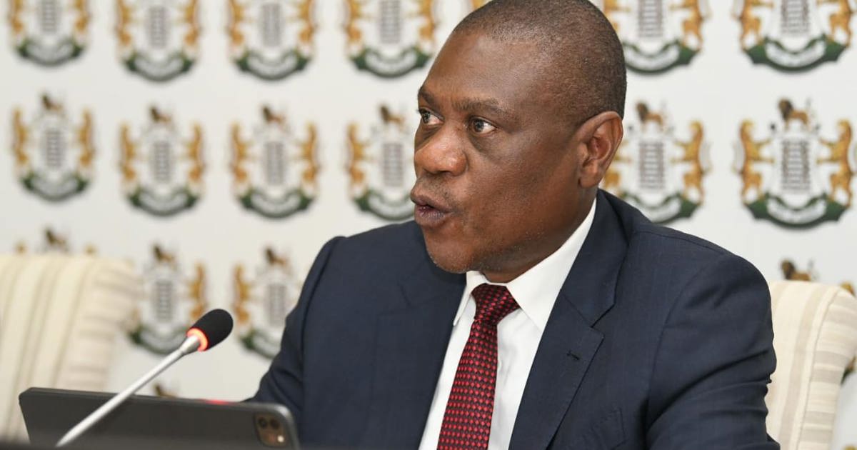 L'engagement du secteur privé de Mashatile Welcome pour aider à collecter 100 milliards de rands pour le fonds de transformation
