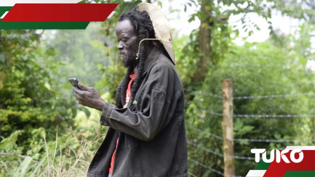 L'homme de Kakamega prétend qu'il est Dieu, dit qu'il ne prend pas un bain