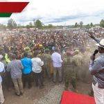 Migori: les réactions mixtes en tant qu'inconnu qui hurle la chaussure au président William Ruto