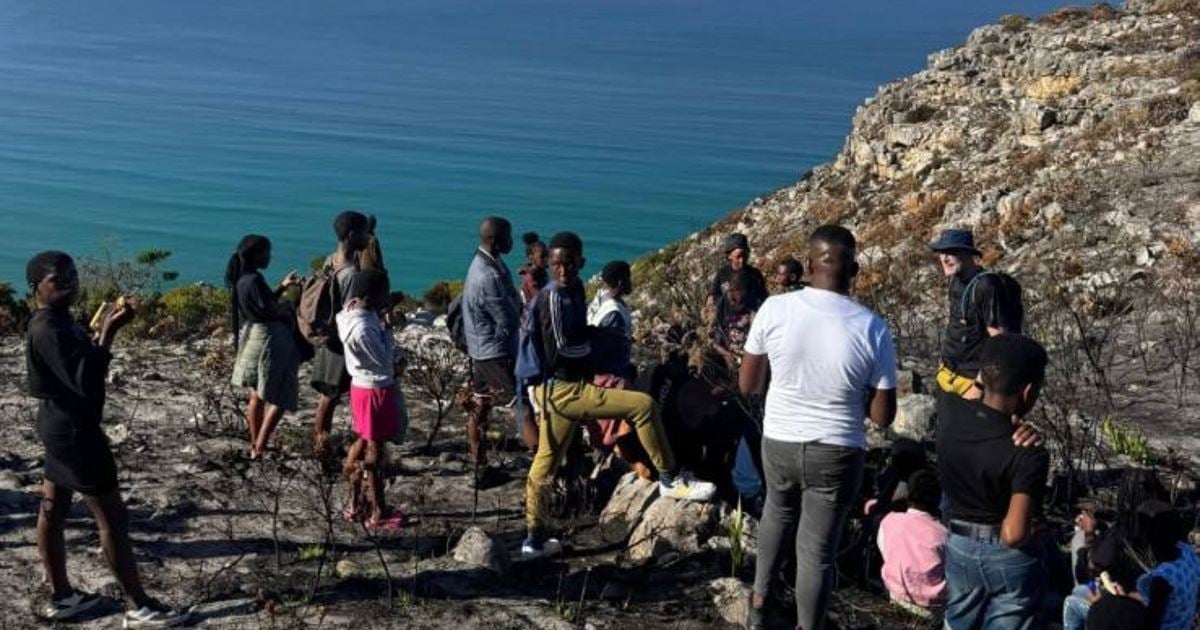 Club de randonnée de Nyanga offrant une évasion positive pour les enfants dans les plats du cap sujet à la violence armée