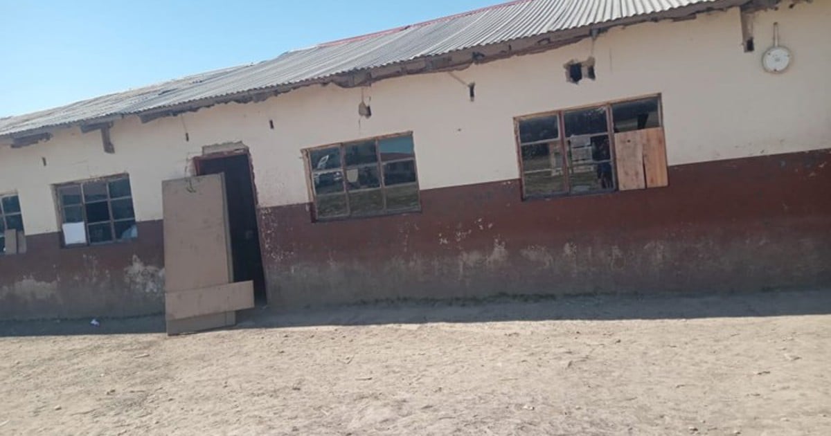 L'école Flagstaff, 100 ans, s'effondre