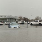 Les automobilistes du Cap ont demandé à être prudents alors que de fortes pluies provoquent des inondations sur les routes