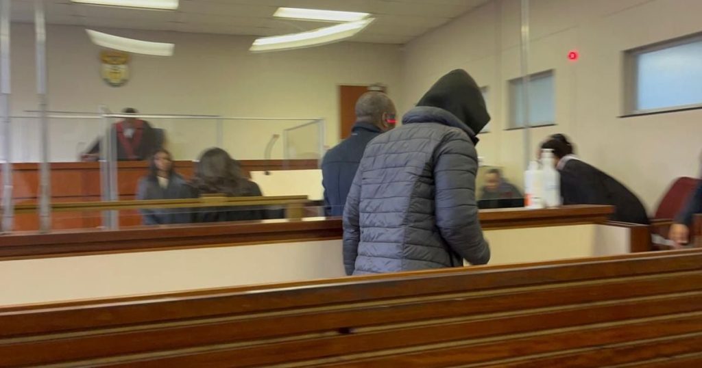 Affaire contre l'enseignant accusé d'élève de toilettage sexuelle reportée