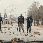 Au moins une douzaine de résidents de Tembisa ont blessé lors de batailles avec la police d'Ekurhuleni