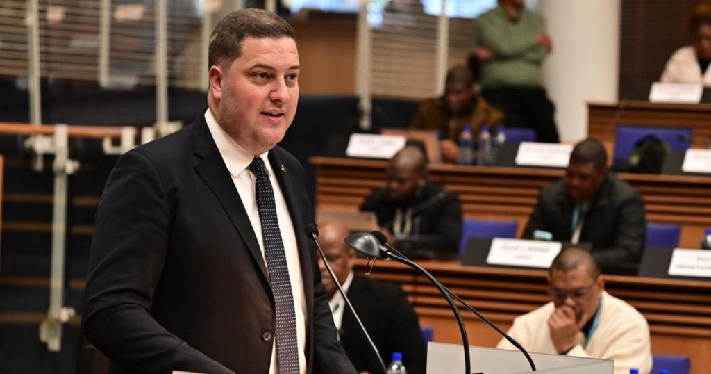 Hill-Lewis accueille la décision de Concourt d'entendre le coct soumettre à invalider la loi sur les marchés publics