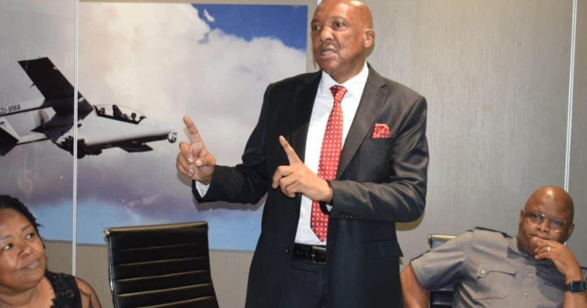 Le PDG du RTMC, Makhosini Msibi, a suspendu, enquête sur les échecs de gouvernance lancés
