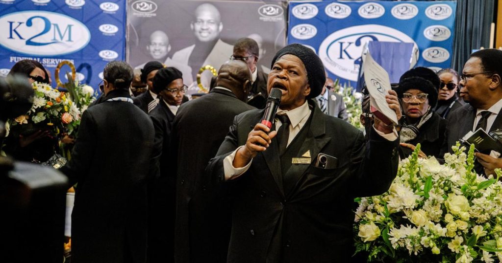 Les amis et la famille ont fait leurs adieux à tuer le vérificateur de la municipalité Ekurhuleni Municipalité Mpho Mafole