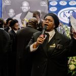 Les amis et la famille ont fait leurs adieux à tuer le vérificateur de la municipalité Ekurhuleni Municipalité Mpho Mafole