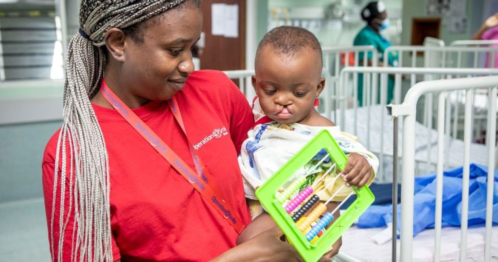 Opération Smile vise à effectuer 25 chirurgies libres de la fente de la fente et du palais à Mbombela