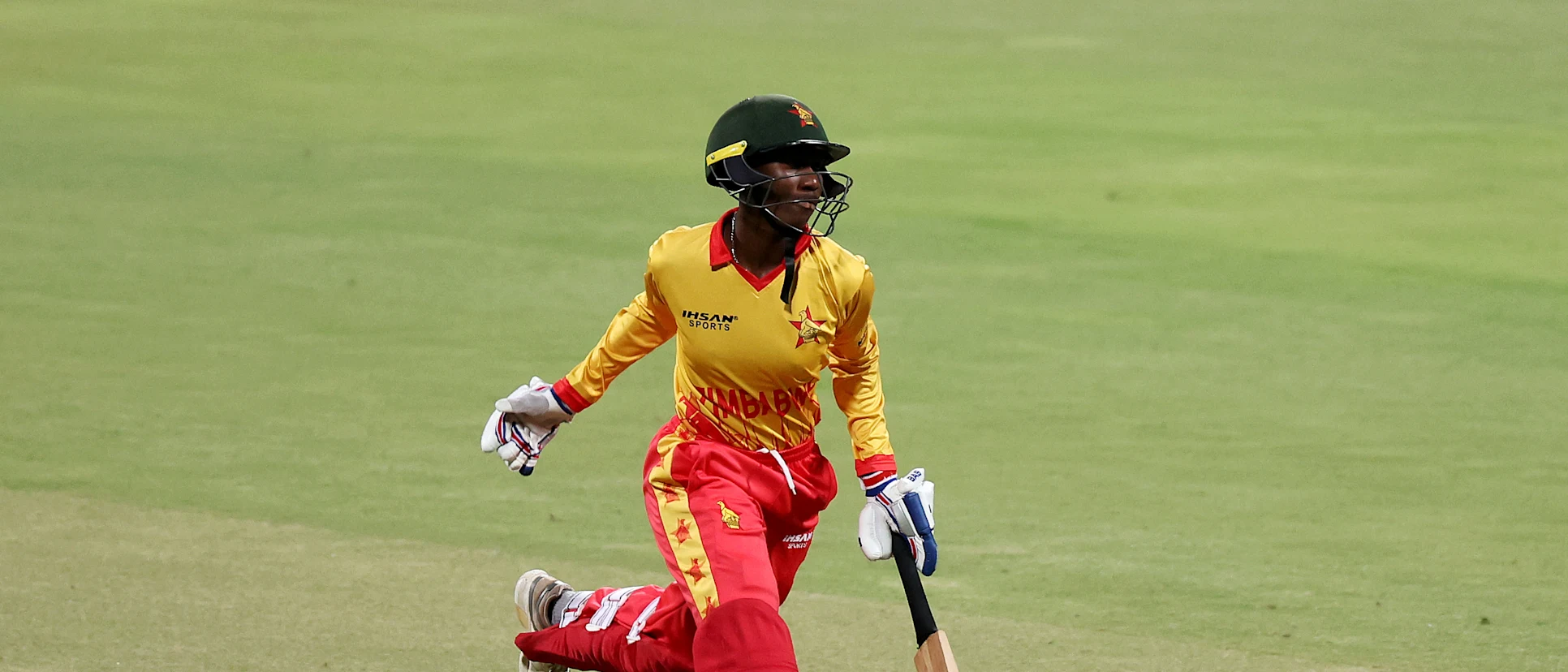 Zimbabwe all-rounder suspended from bowling 
