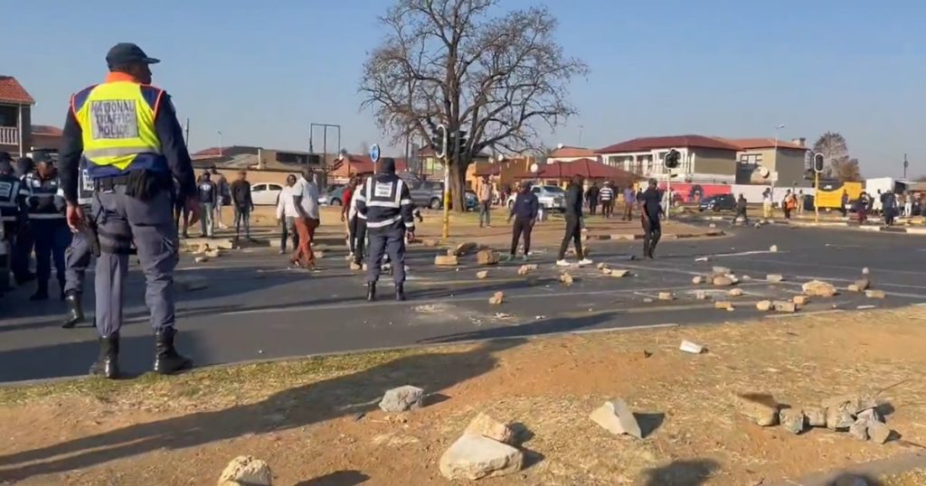 Certains dirigeants de la communauté Soweto disent qu'il n'est pas prévu de provoquer des perturbations à la suite des tirs du centre commercial Maponya