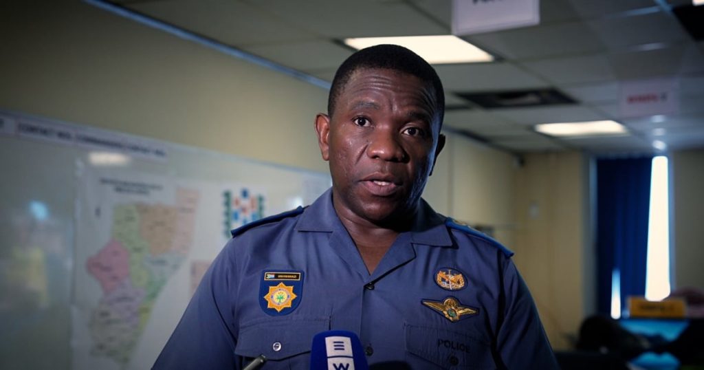 Mkhwanazi à comparaître d'abord devant le comité du Parlement en sondant des allégations de greffe de police