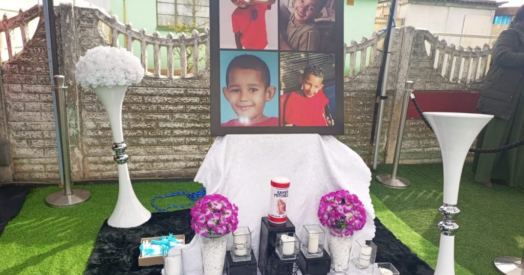 Un an après son meurtre, la famille de Xavier Mitchell cherche toujours la justice