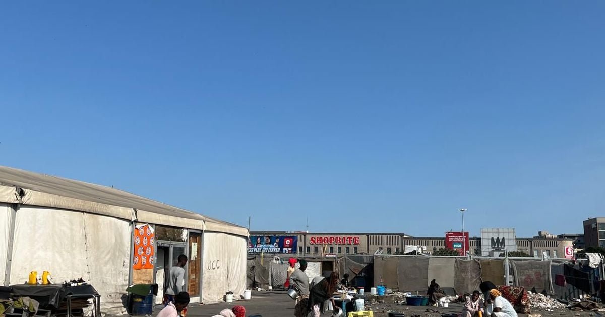 Des centaines de nations étrangères vivant sur 2 sites du Cap