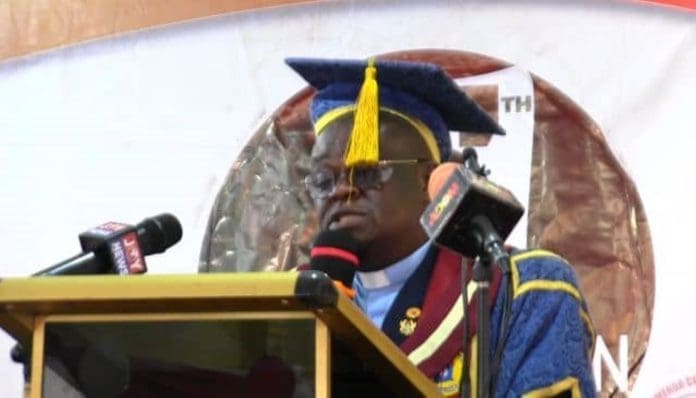 Directeur du Komenda College of Education très révérend Prof Kwesi Nkum Wilson