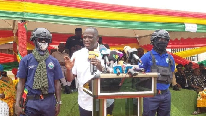 Le ministre des Lands lance un programme minier coopératif à petite échelle