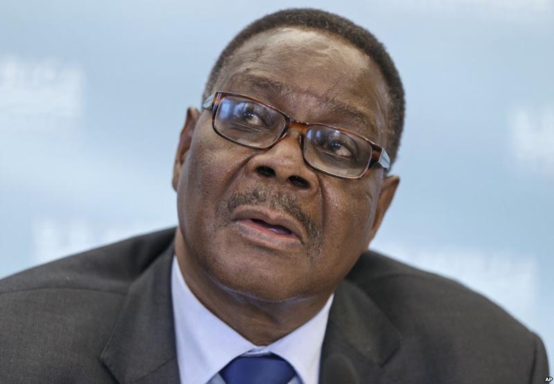 Malawi’s ex-president Mutharika takes early lead in election