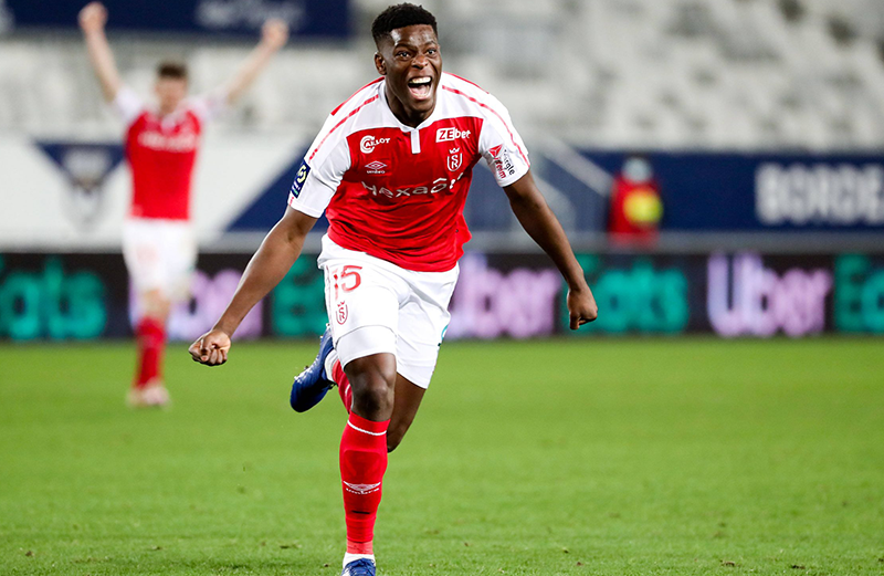 Marshall Munetsi takes up new role as Wolves earn first league point of the season