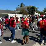 Des grenades assourdissantes ont été utilisées pour disperser la manifestation de l'EFF à Milnerton High suite à l'agression d'une école