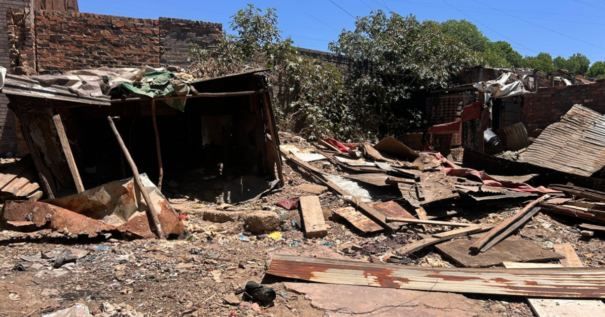 Joburg commence à démolir des cabanes du centre-ville utilisées pour des activités illégales