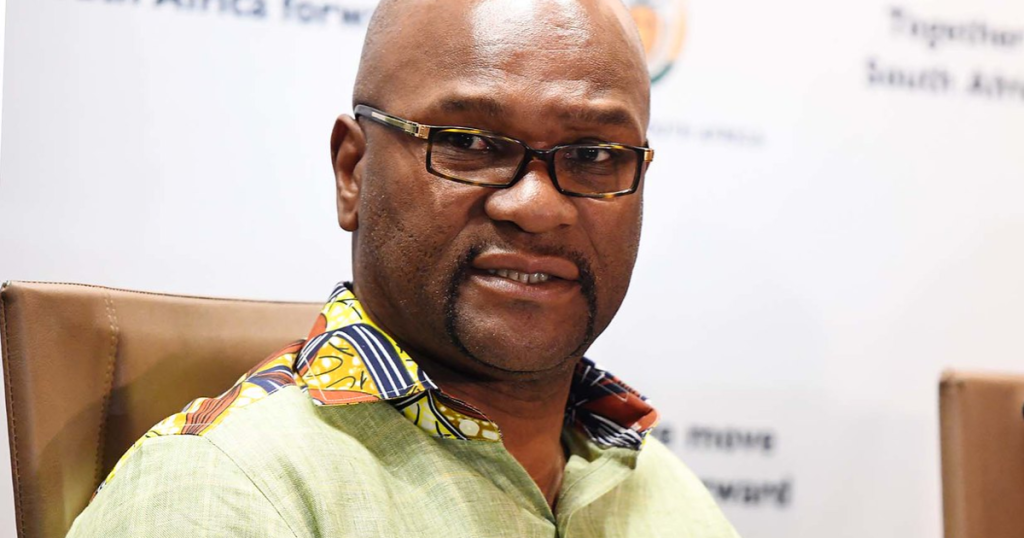 La commission Madlanga refuse de dire si elle a contacté Mthethwa pour apparaître comme un témoin