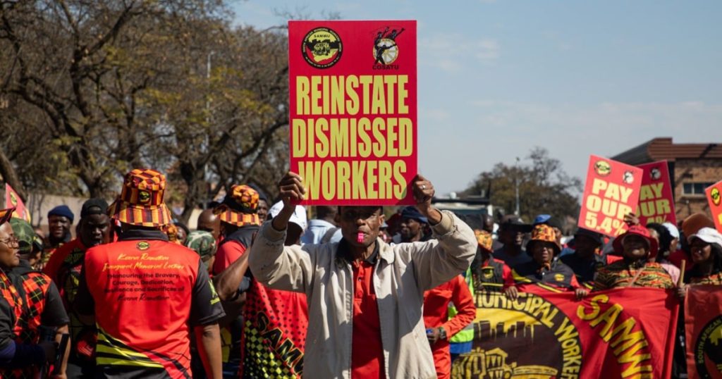 Le SAMWU exige des mesures face aux attaques visant le personnel des déchets du Cap-Occidental