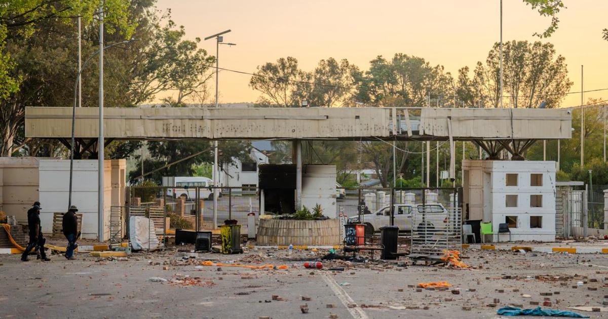 Manamela dit que des travaux sont en cours pour reprendre les activités académiques à l'UFH