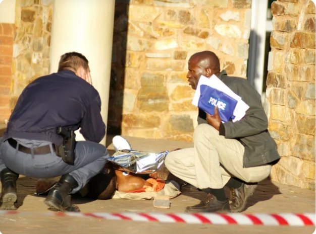 Limpopo tavern murder: Police hunt for Zimbabwean man accused of stabbing compatriot
