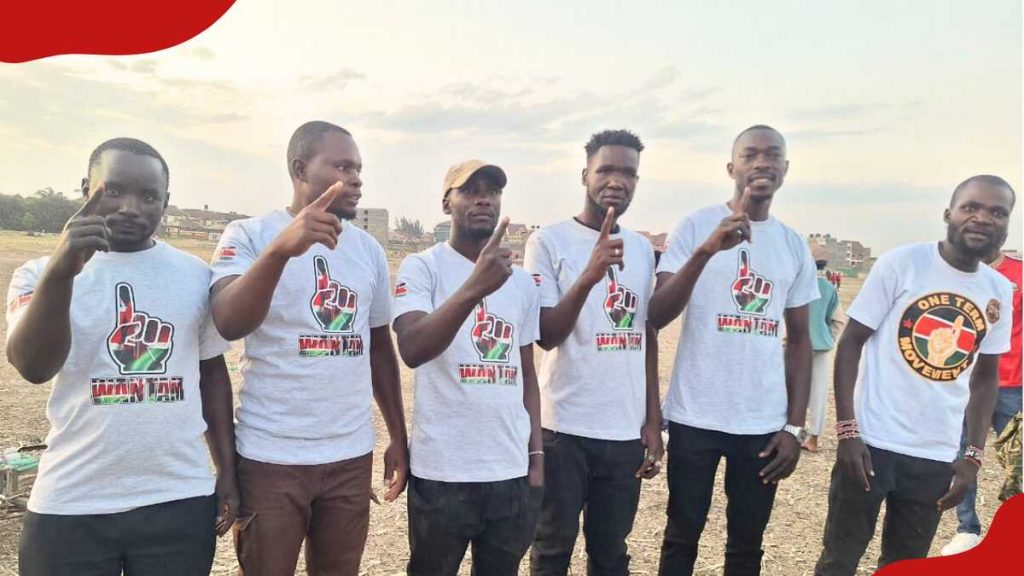 Nairobi: Jacaranda Bunge La Wananchi Les membres de lancement de la tournée exhortant les Kenyans à s'inscrire en tant qu'électeurs