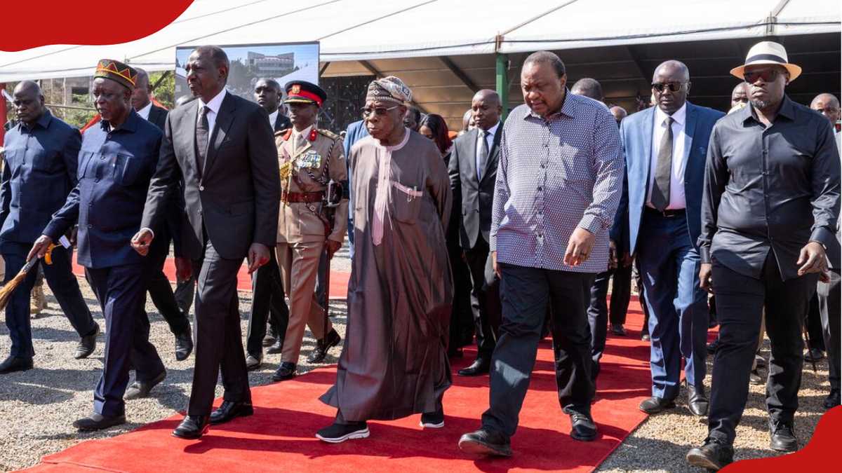 Olusegun Obasanjo et le président William Ruto parmi les dirigeants assistant à l'enterrement de Raila Odinga à Bondo
