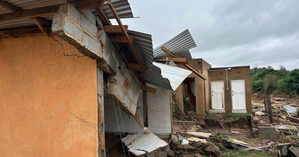 Des opérations de nettoyage sont en cours à New Hanover, dans le KZN, après des inondations dévastatrices