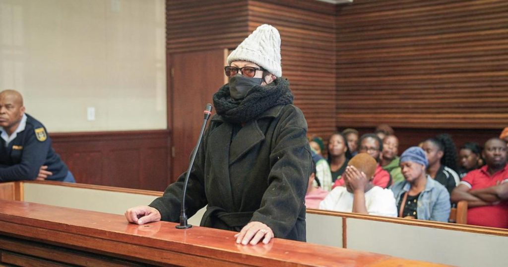L'accusé fait face à des accusations supplémentaires, notamment de meurtre