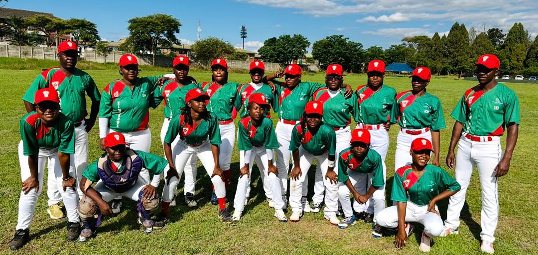 L'équipe nationale féminine de baseball du Zimbabwe obtient le parrainage d'un kit