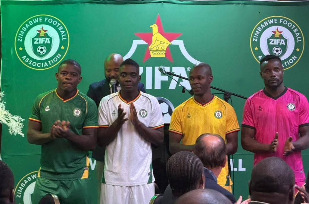 ZIFA dévoile le kit des Warriors pour la CAN et reçoit un coup de pouce de 400 000 $ US de Mnangagwa
